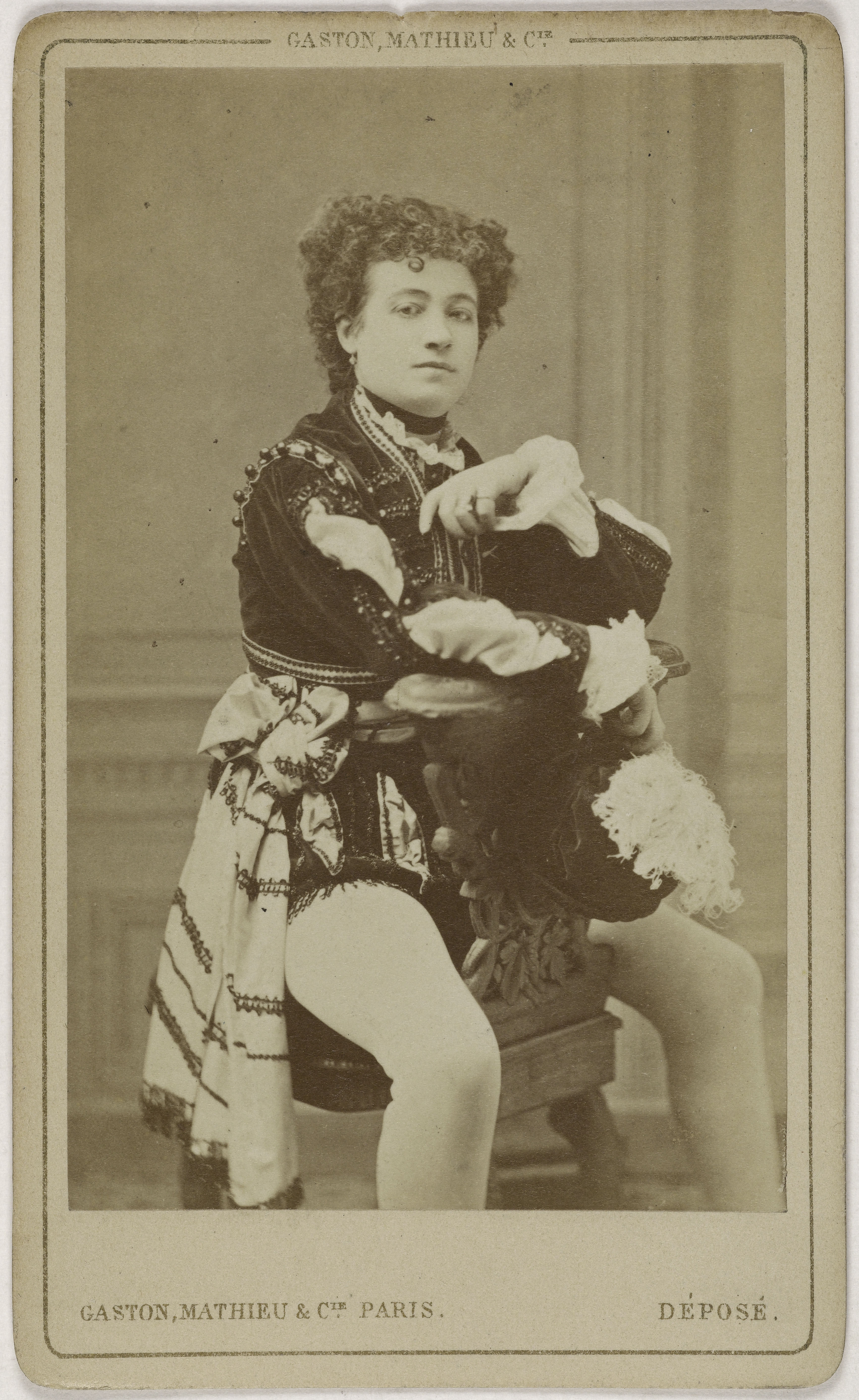 Mathieu & Cie Gaston, Portrait de Debryat (actrice)