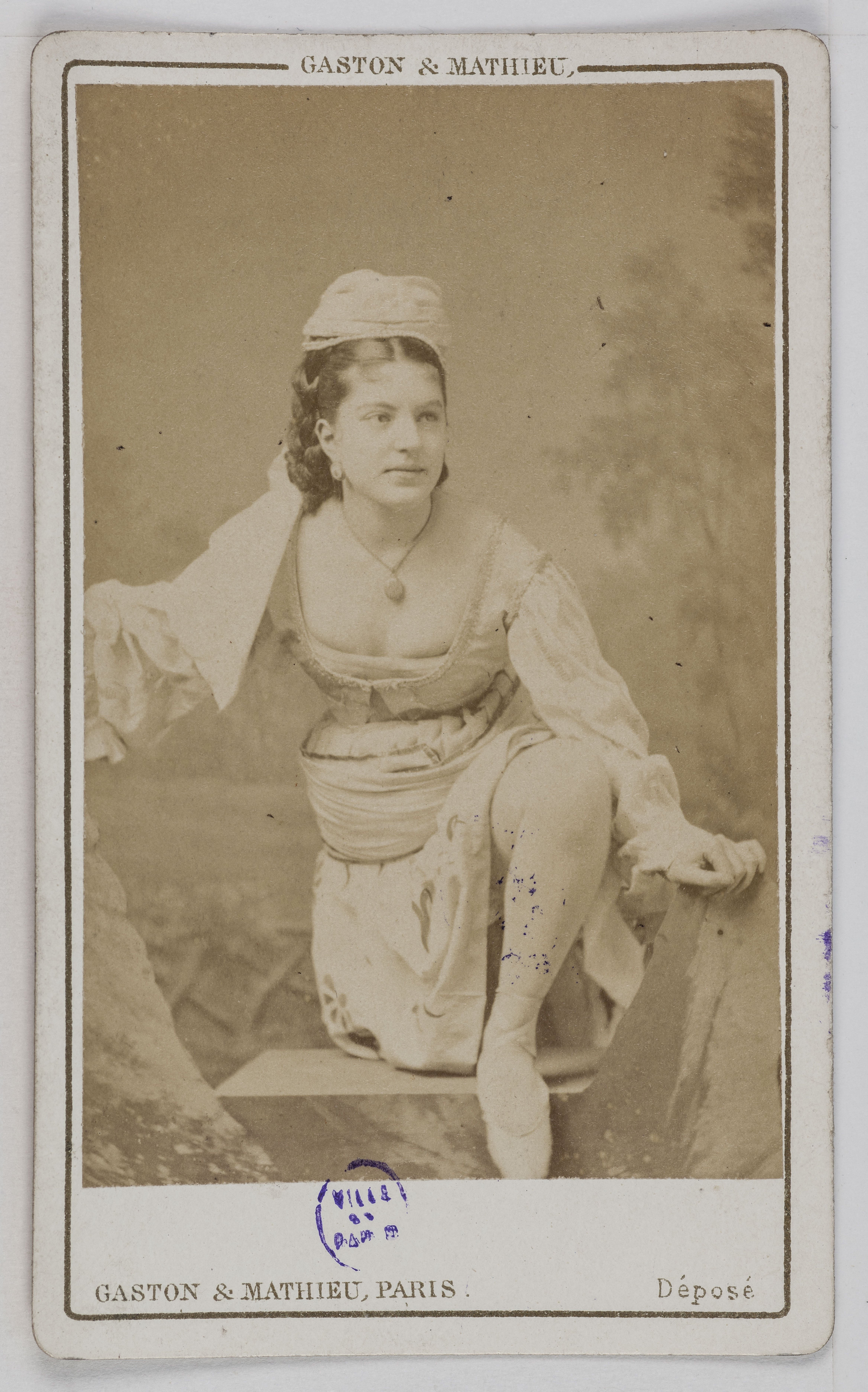 Gaston & Mathieu, Portrait de Blanche de Varennes, danseuse de 1872 à 1884.