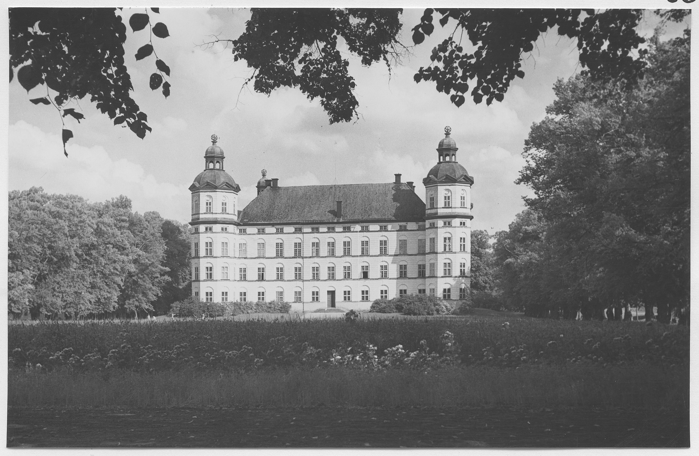 Mårten Sjöbeck, Skoklosters slott från trädgårdssidan