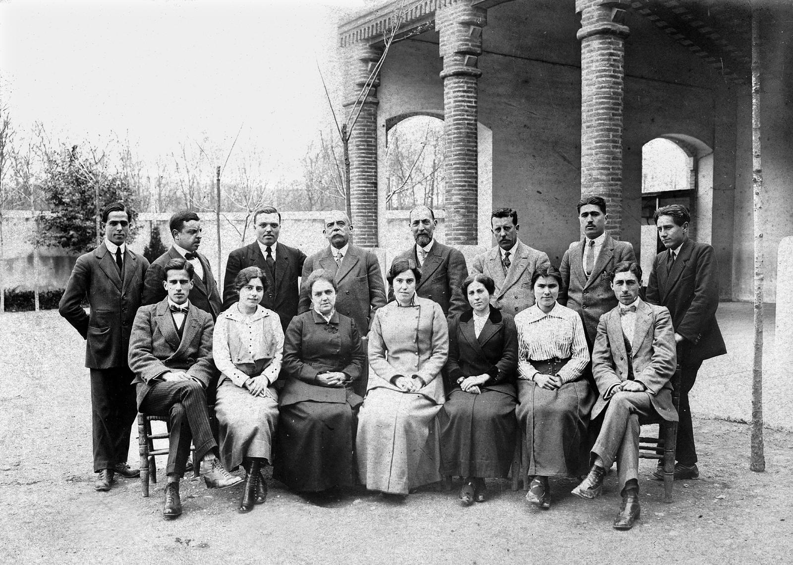 Desconegut, [School Group Teachers]