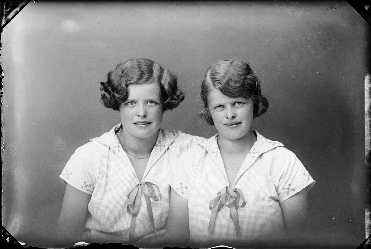 Skötsner-Edhlund, Två flickor, Östhammar, Uppland