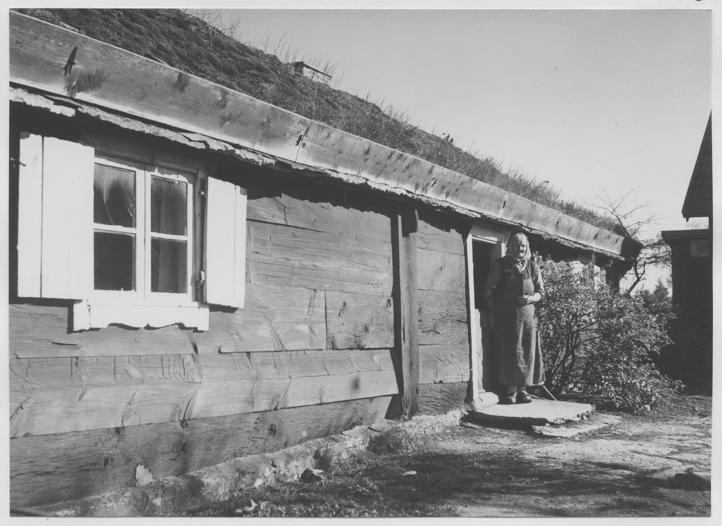 Mårten Sjöbeck, Folkeslunda by, äldre manbyggnad i gård