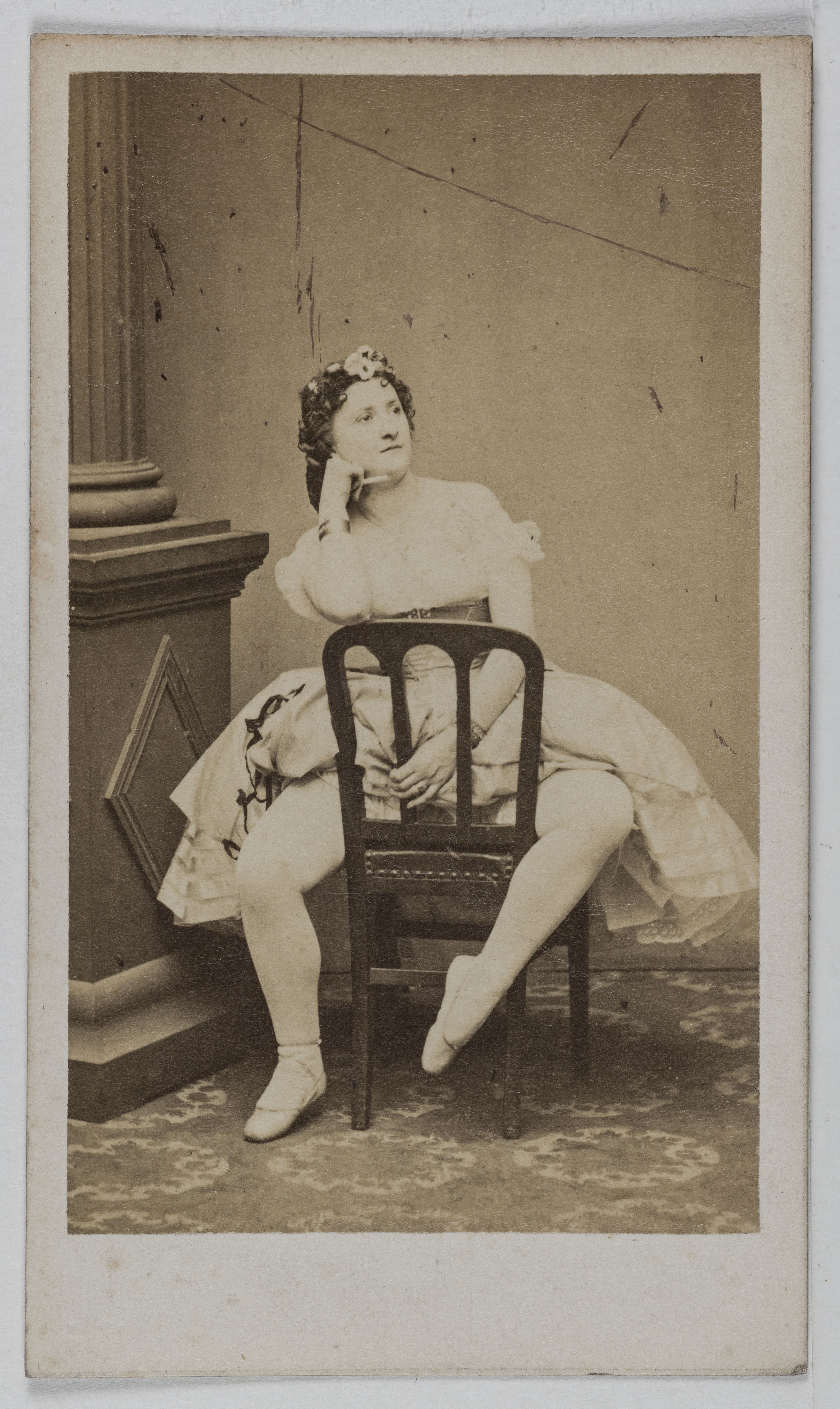 Anonyme, Portrait de Logatha Clémentine, (danseuse)