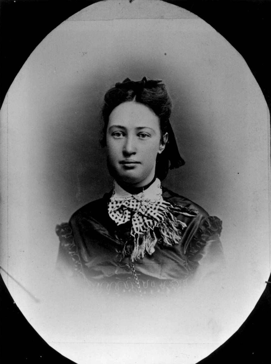 Ukjent, Portrett av kvinne, Inga Breder, Hamburg, Tyskland, 1873.