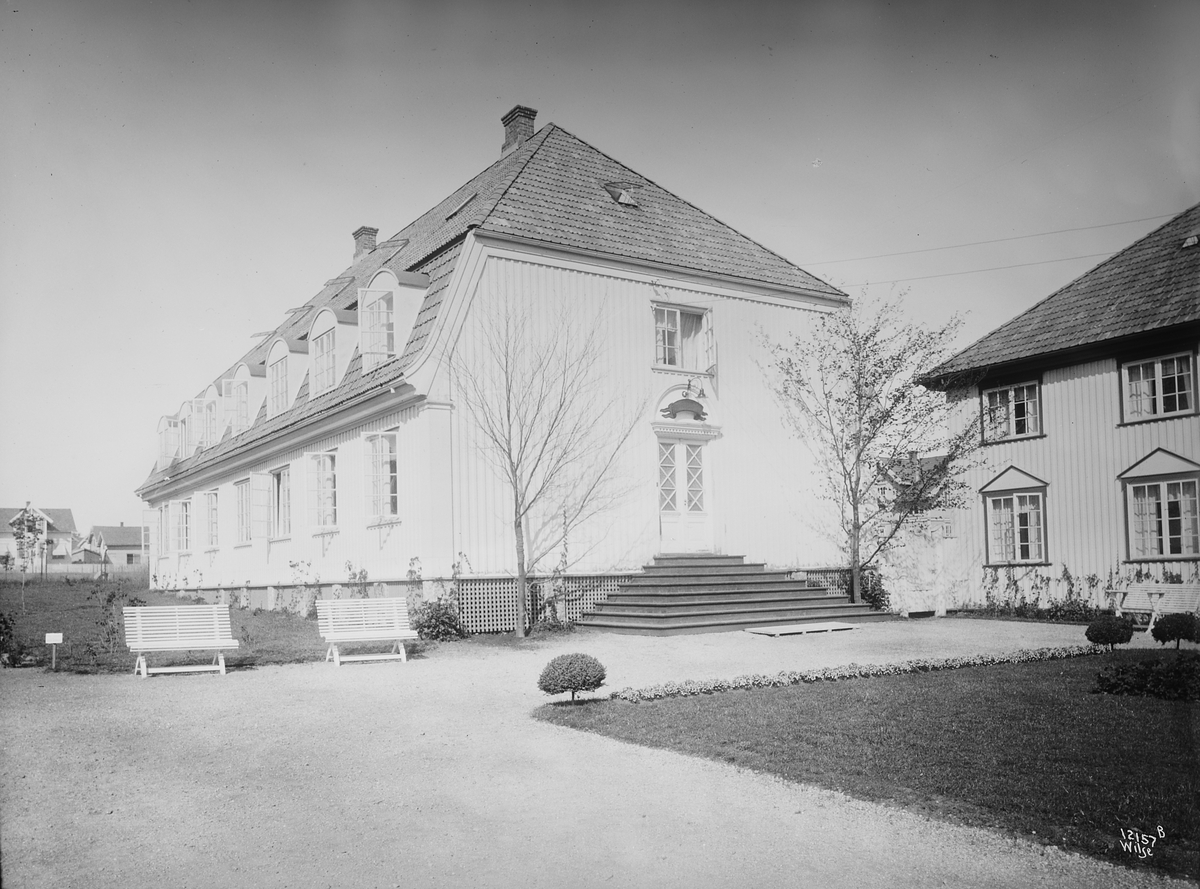 Anders Beer Wilse, Konv: Larvik bad/villa