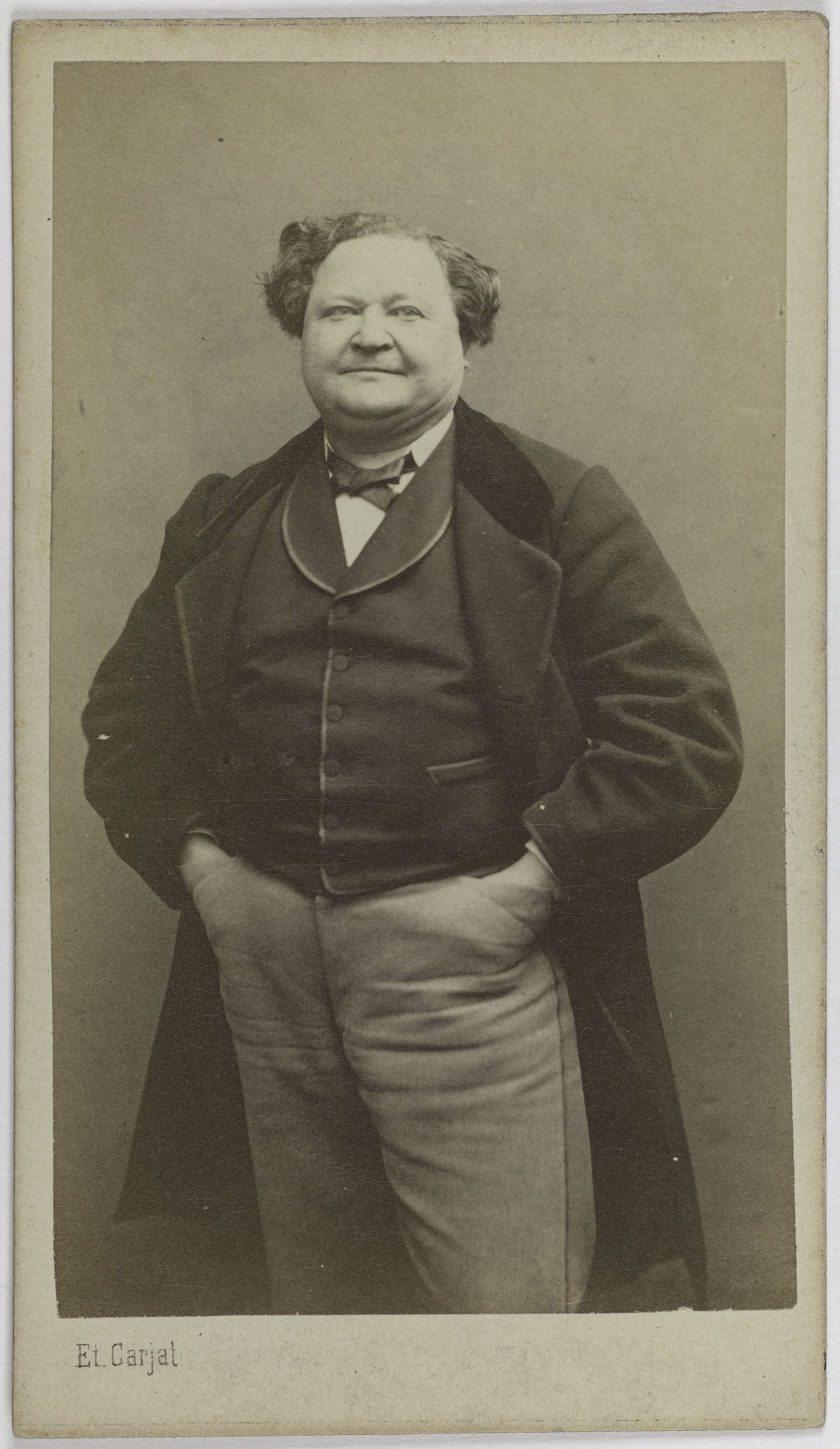 Carjat & Cie, Portrait d'Etienne Pradeau, acteur et chanteur comique.