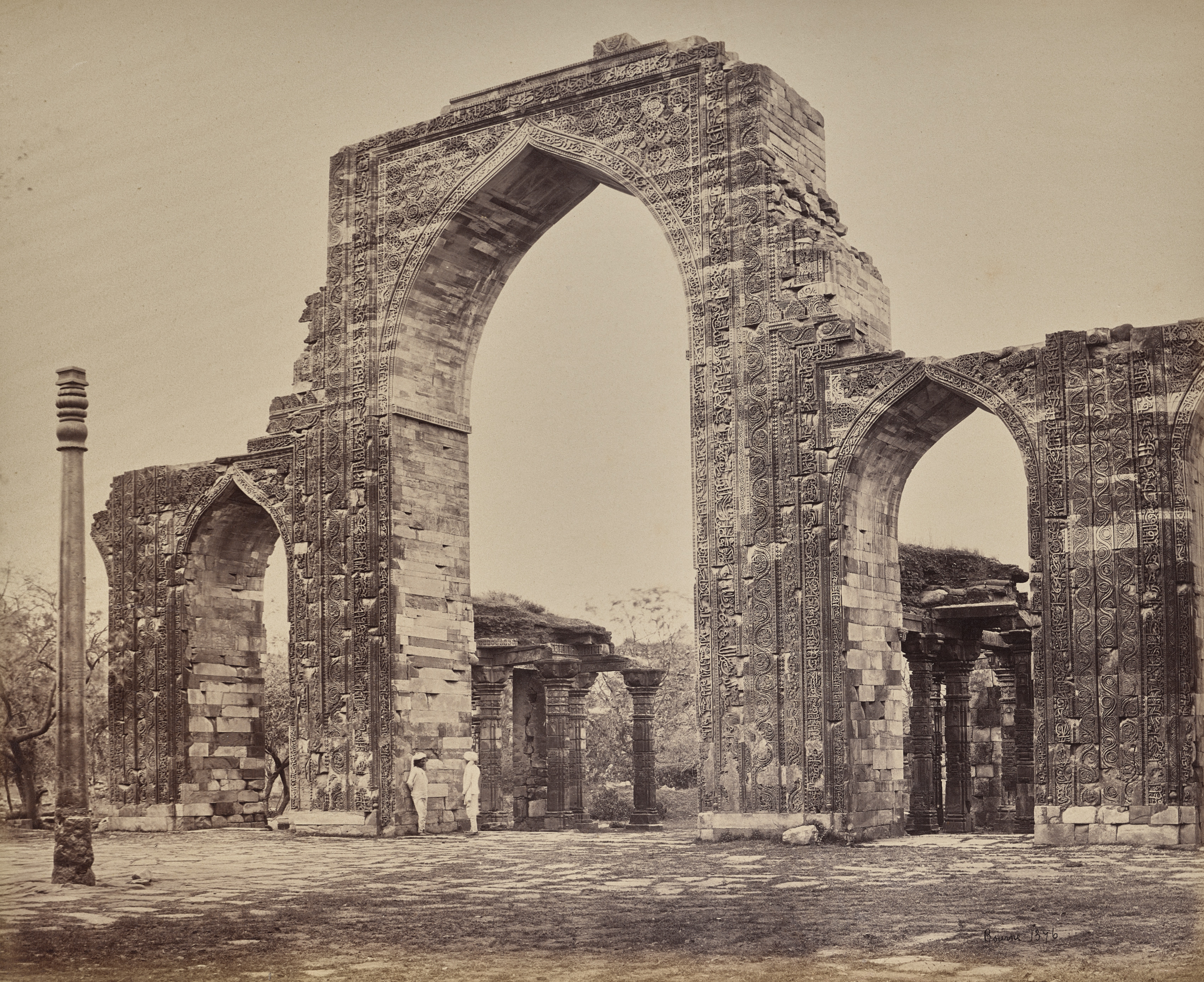 Samuel Bourne, Delhi. Great Arch and Iron Pillar Near the Kootub Minar, Ruin of Old Delhi