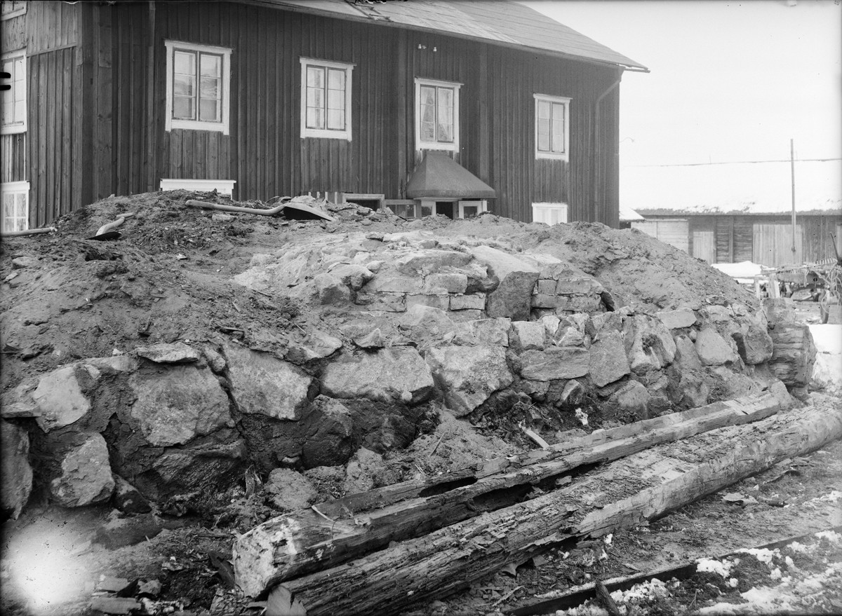 Paul Sandberg, Weekday Cottage - now at the open-air museum Disagården - during dismantling in Gränby, Björklinge parish, Uppland