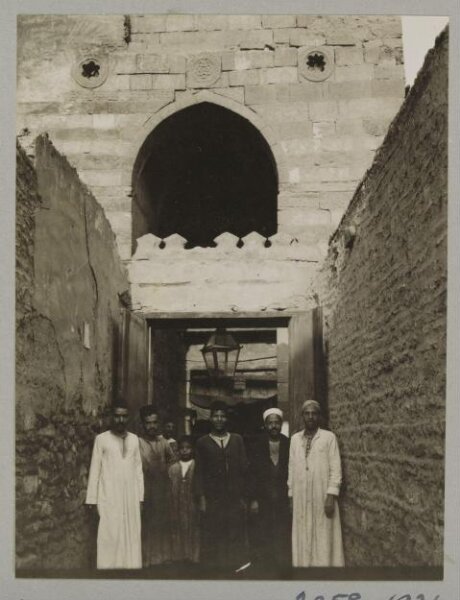 K.A.C. Creswell, Entrance from courtyard in the mosque of Fatimid wazir Amir al-Salih Tala'i‘, Cairo