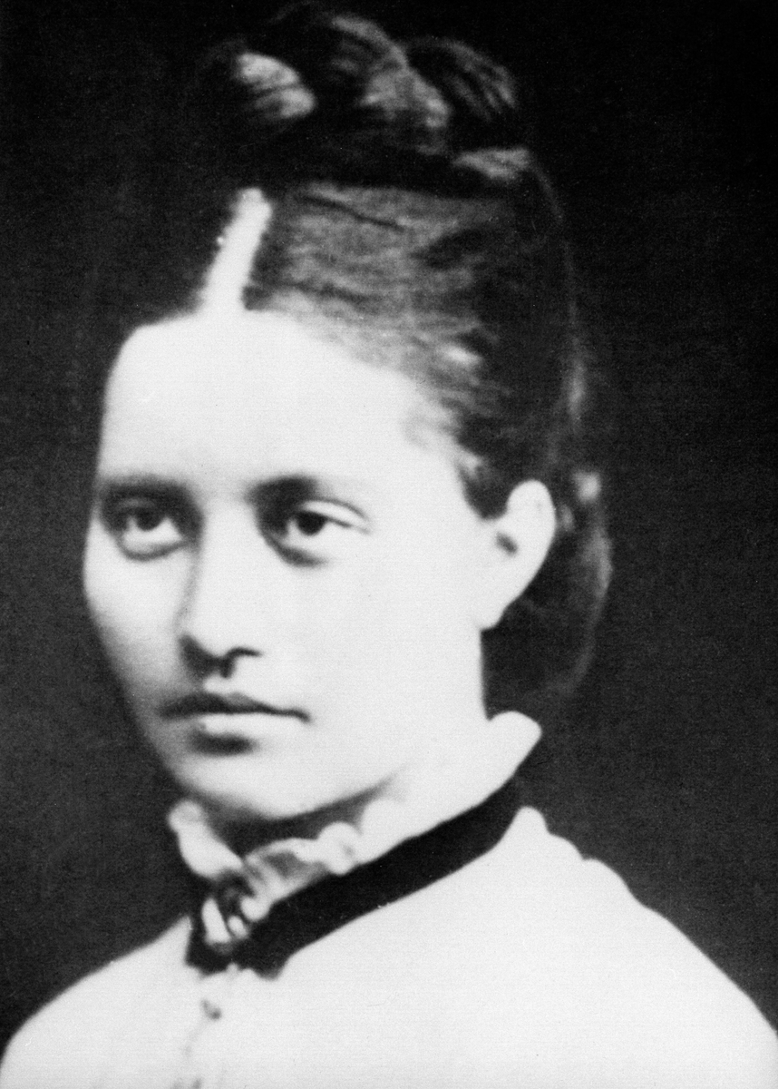 Anno Domkirkeodden, ANNA MARIE LAURENTZE RØRHOLT FØDT BORCHGREVINK, 1854 - 1919