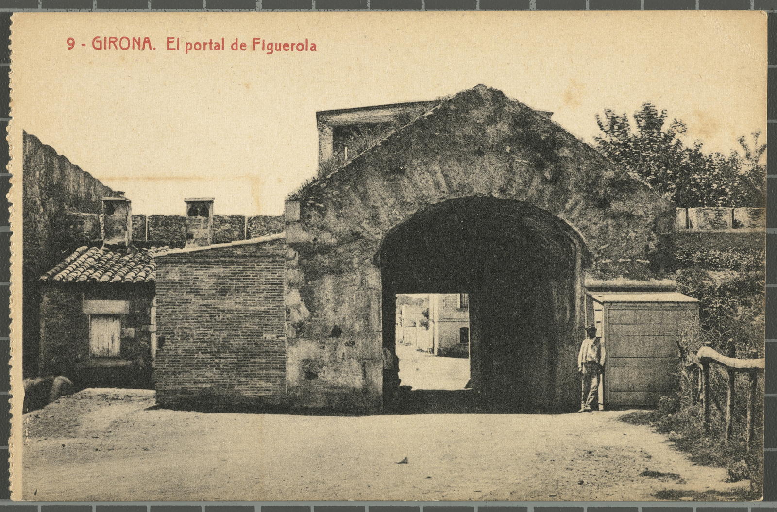 Joan Martí Centelles, 9 -Girona. El portal de Figuerola