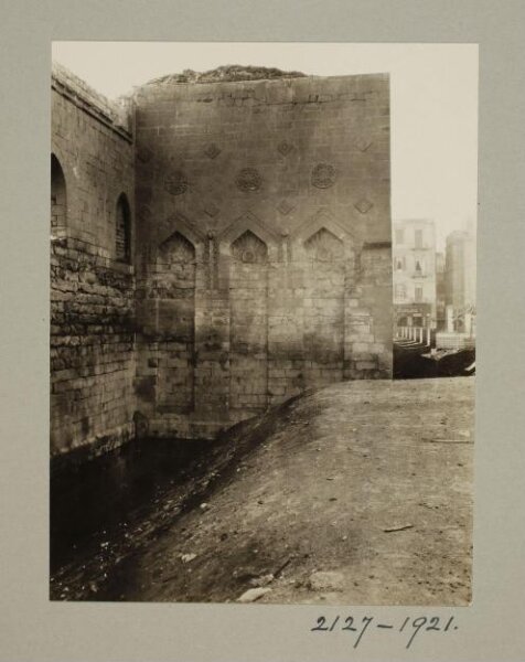 K.A.C. Creswell, Northwest entrance of the mosque of Mamluk Sultan al-Zahir Baybars, Cairo
