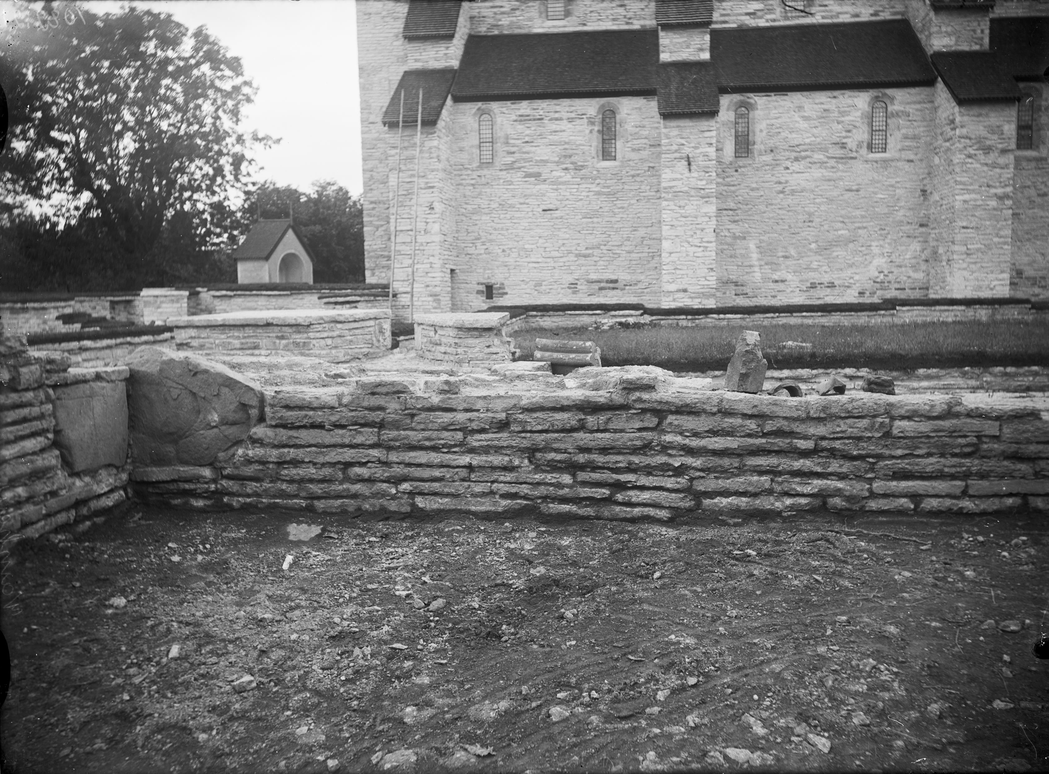 Axel Forssén, Varnhems klosterruin