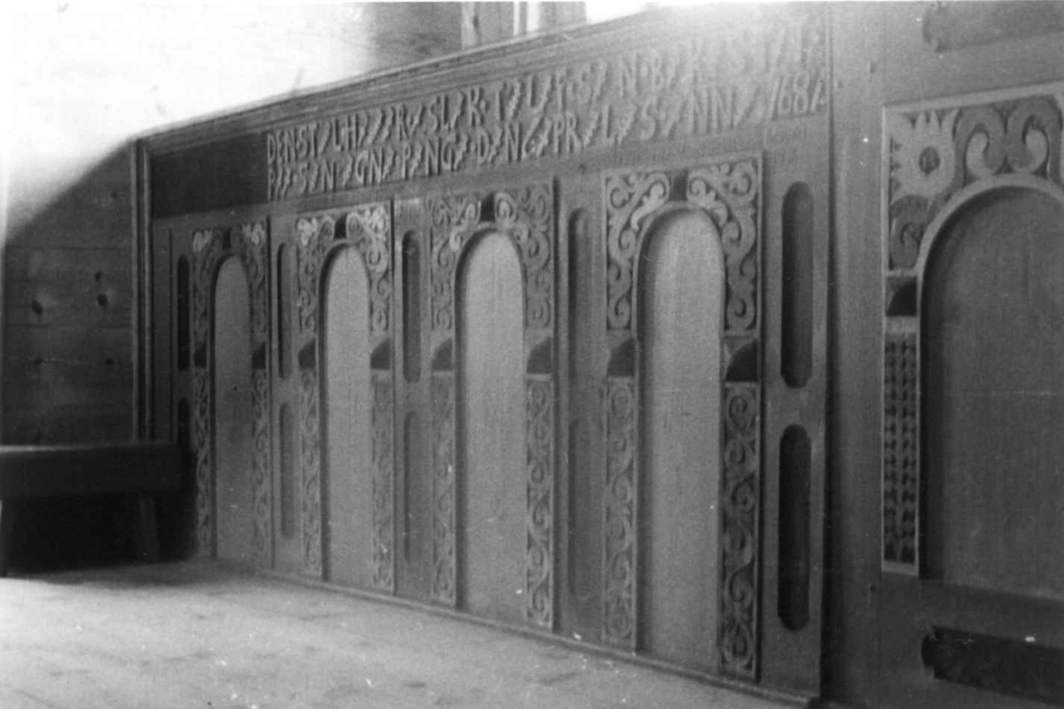 Anna Grostøl, Interiør fra Fjotland kirke. Fjotland, Kvinesdal, Vest-Agder 1941.