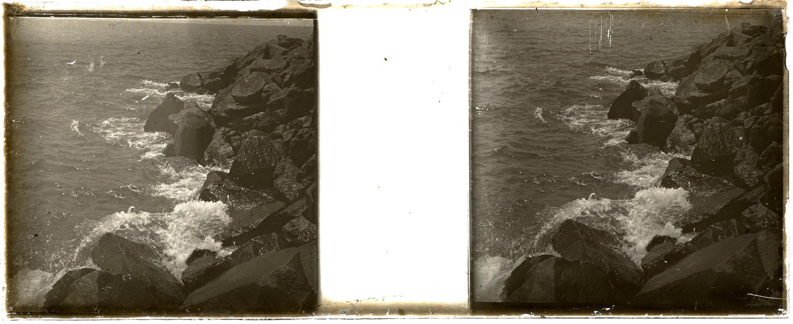 Desconegut, [Reef on the coast]