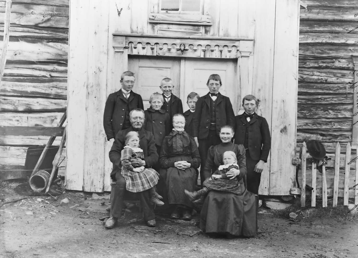Peder J. Bredalslien, Familiebilde