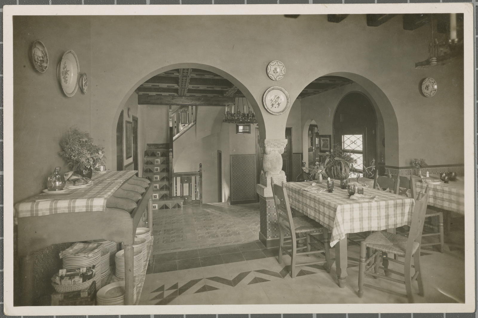 Desconegut, [Hostal La Gaviota. She Garbed]