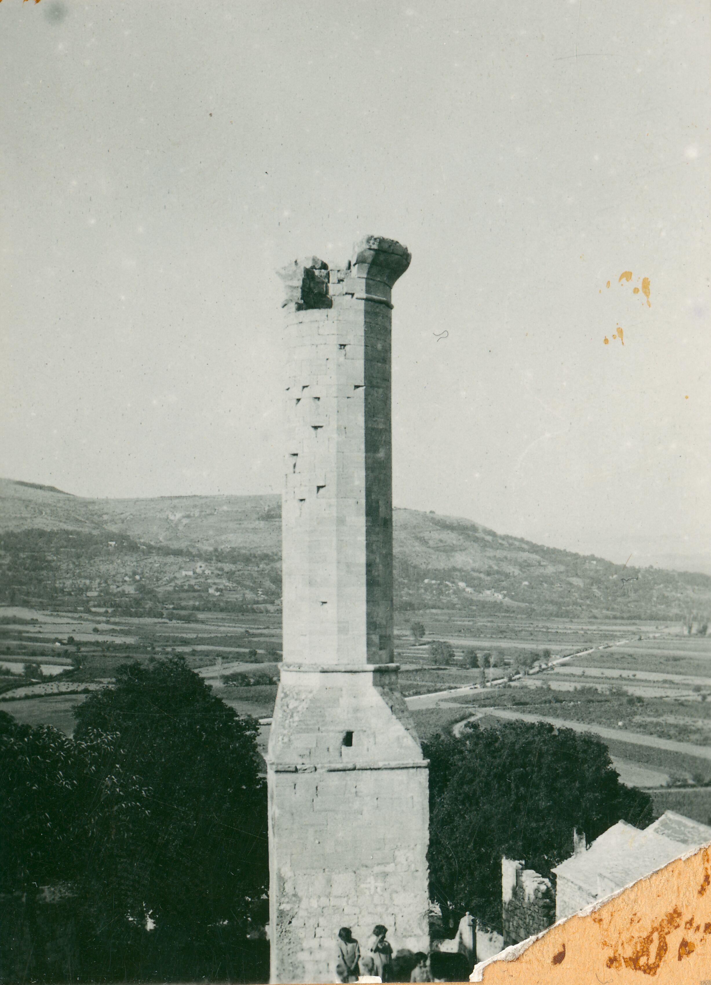 Većeslav Henneberg, Drniš - Minaret bivše džamije