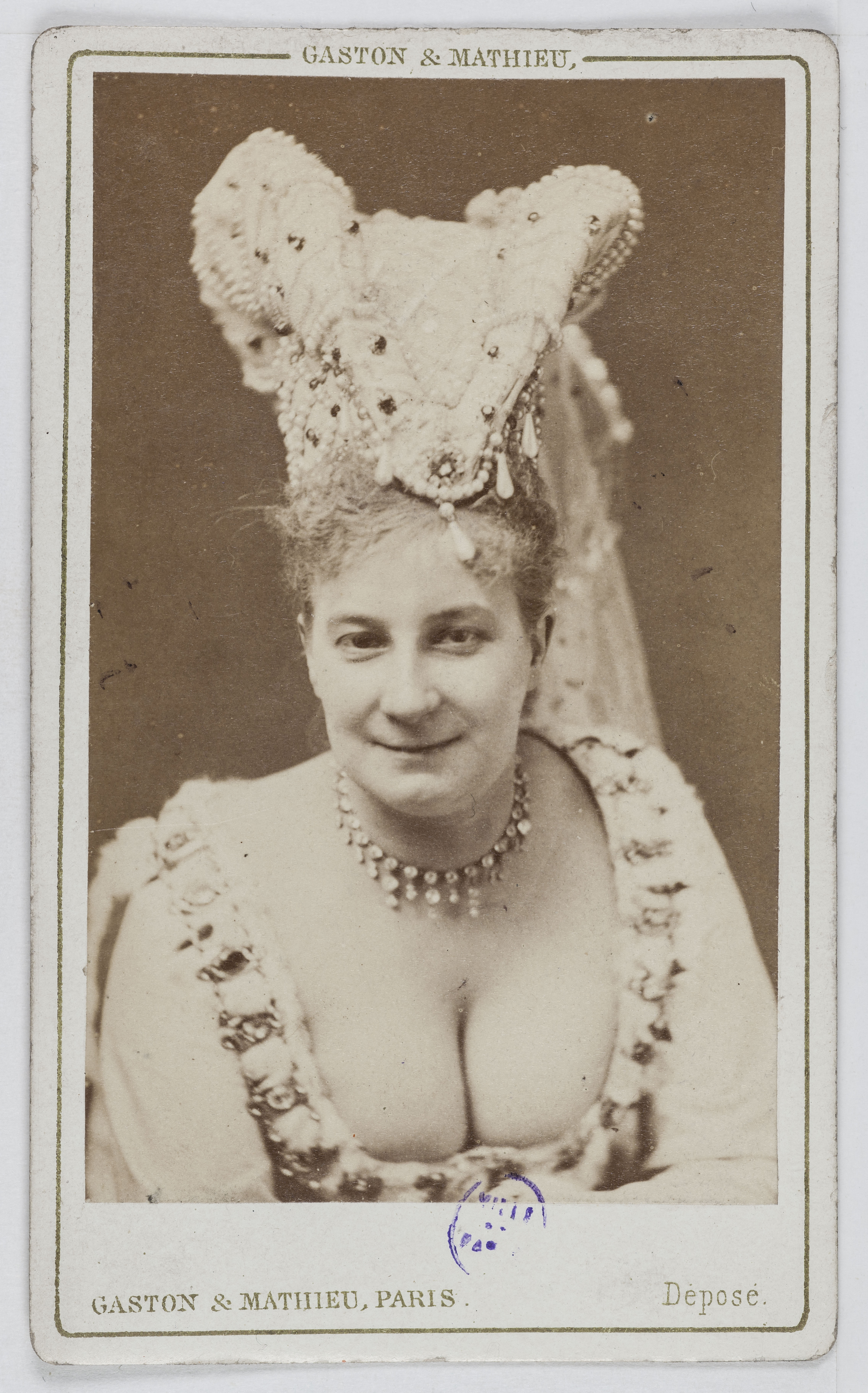 Gaston & Mathieu, Portrait de Sylvana, actrice en 1872.