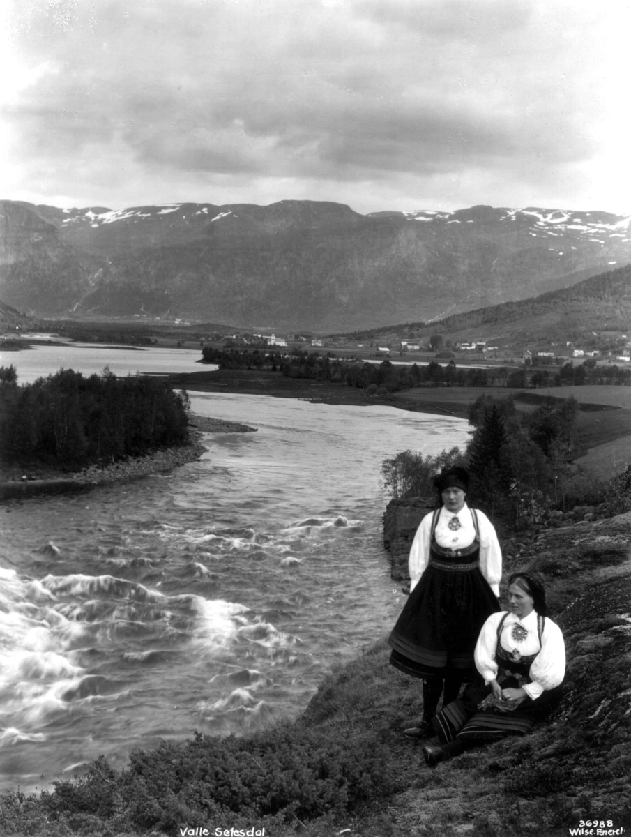 Anders Beer Wilse, Kvinnedrakter