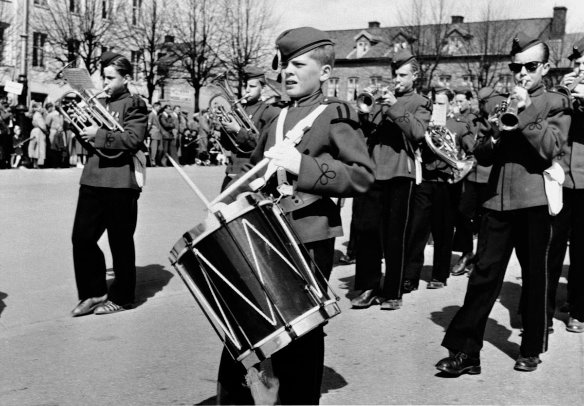 Anno Domkirkeodden, 17 MAI, HAMAR GUTTEMUSIKKORPS NED STORTORGET, TROMMESLAGER