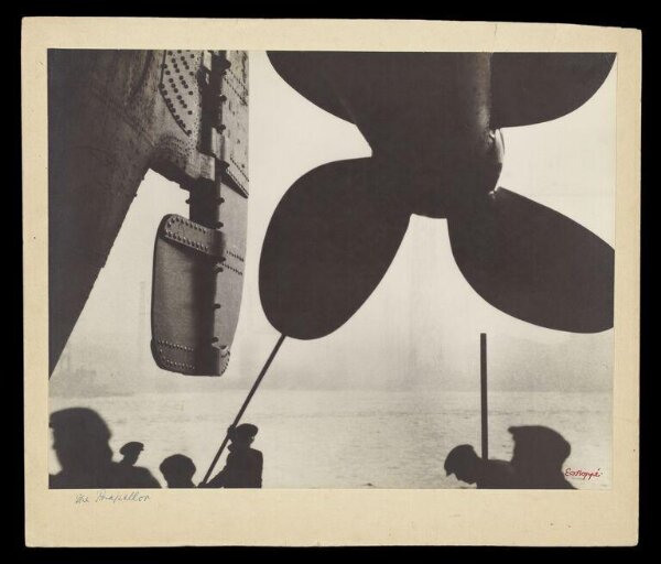 Hoppé, Emil Otto, The Propeller