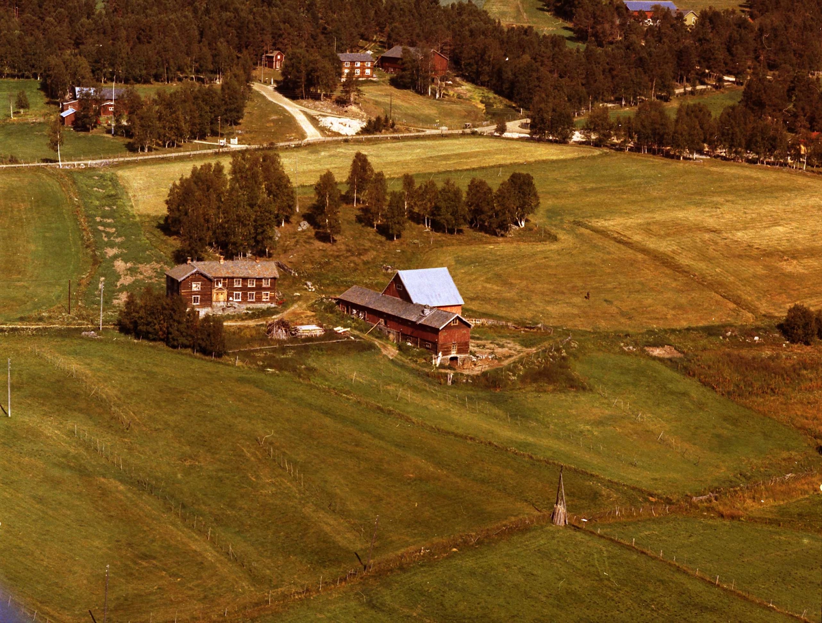 Widerøes Flyveselskap A/S, Gårdsbruk.