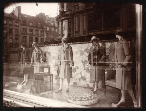 Atget, Jean-Eugène-Auguste, Magasins du Bon Marché