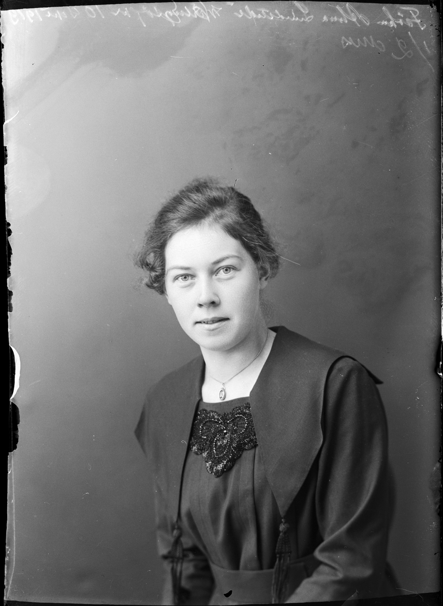 Skötsner-Edhlund, Alma Lindstedt från Värlingsö, Harg socken, Uppland 1919