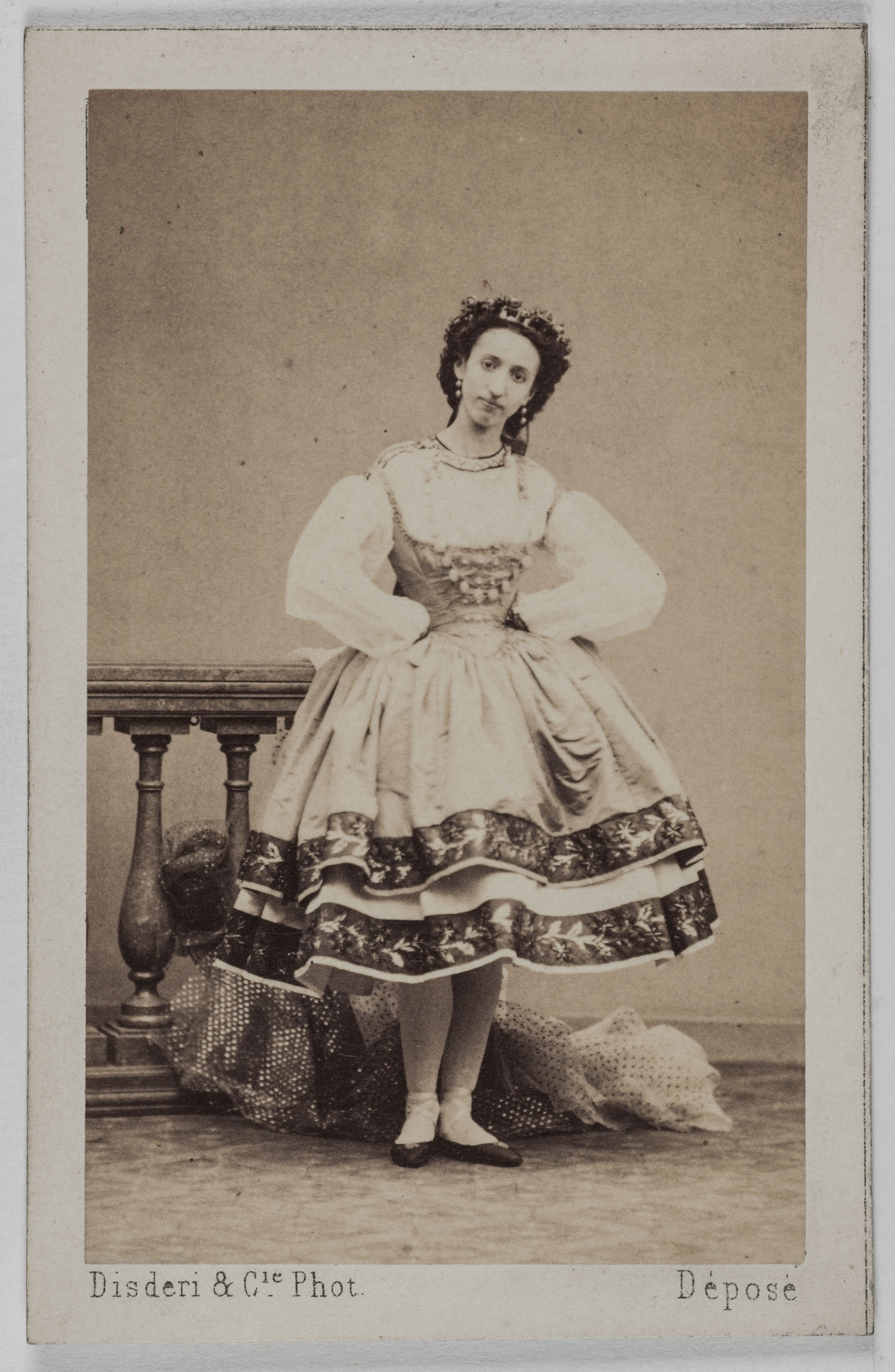 Disderi & Cie, Portrait de Livry Emma, (née Jeanne-Emma Emarot), (1842-1863), (danseuse)