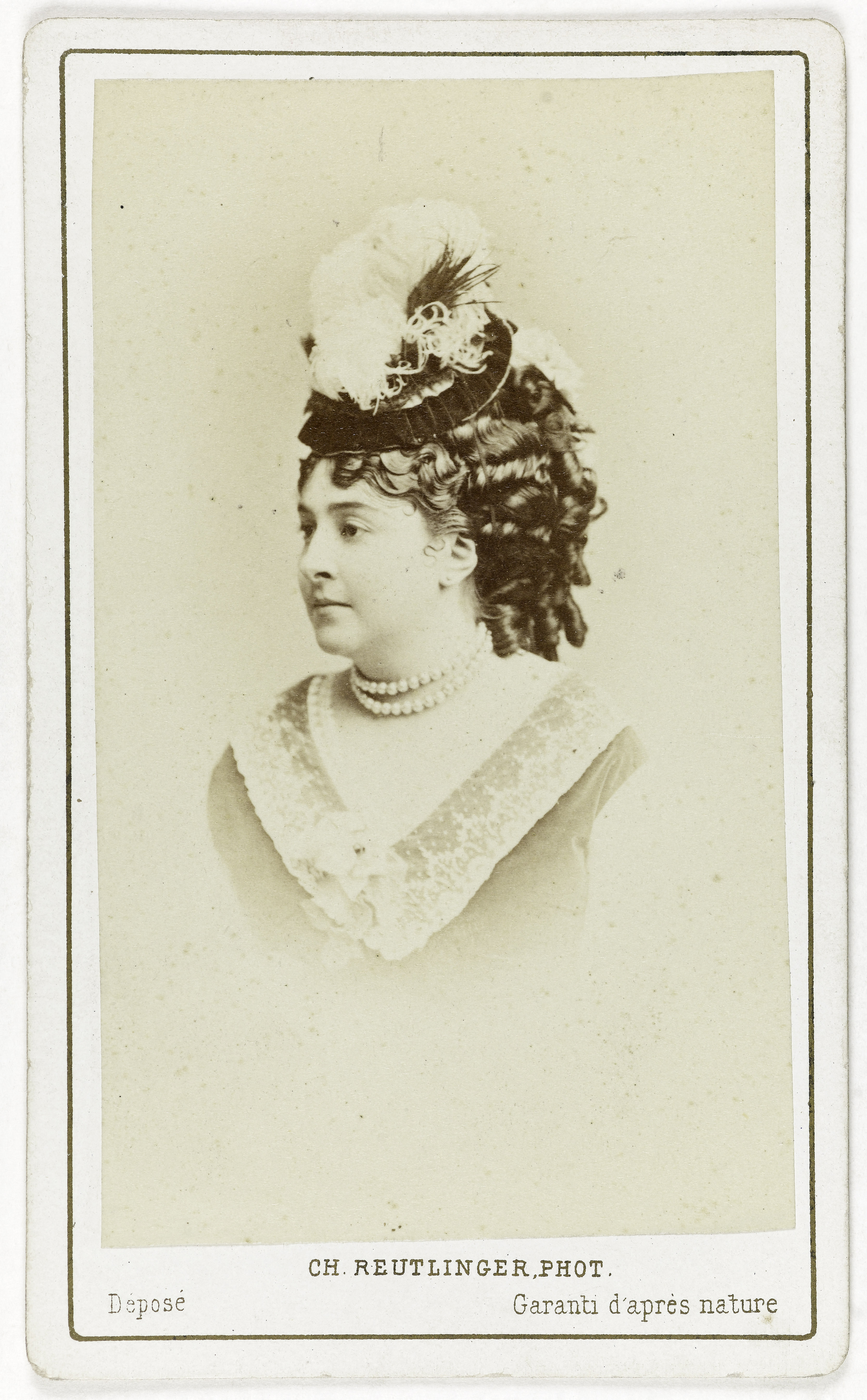 Charles Reutlinger, Portrait en buste de Céline Montaland (1843-1891), actrice de théâtre.