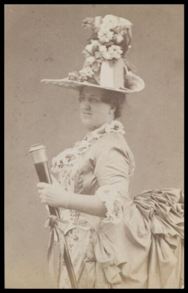 London Stereoscopic and Photographic Company, Guy Little Theatrical Photograph