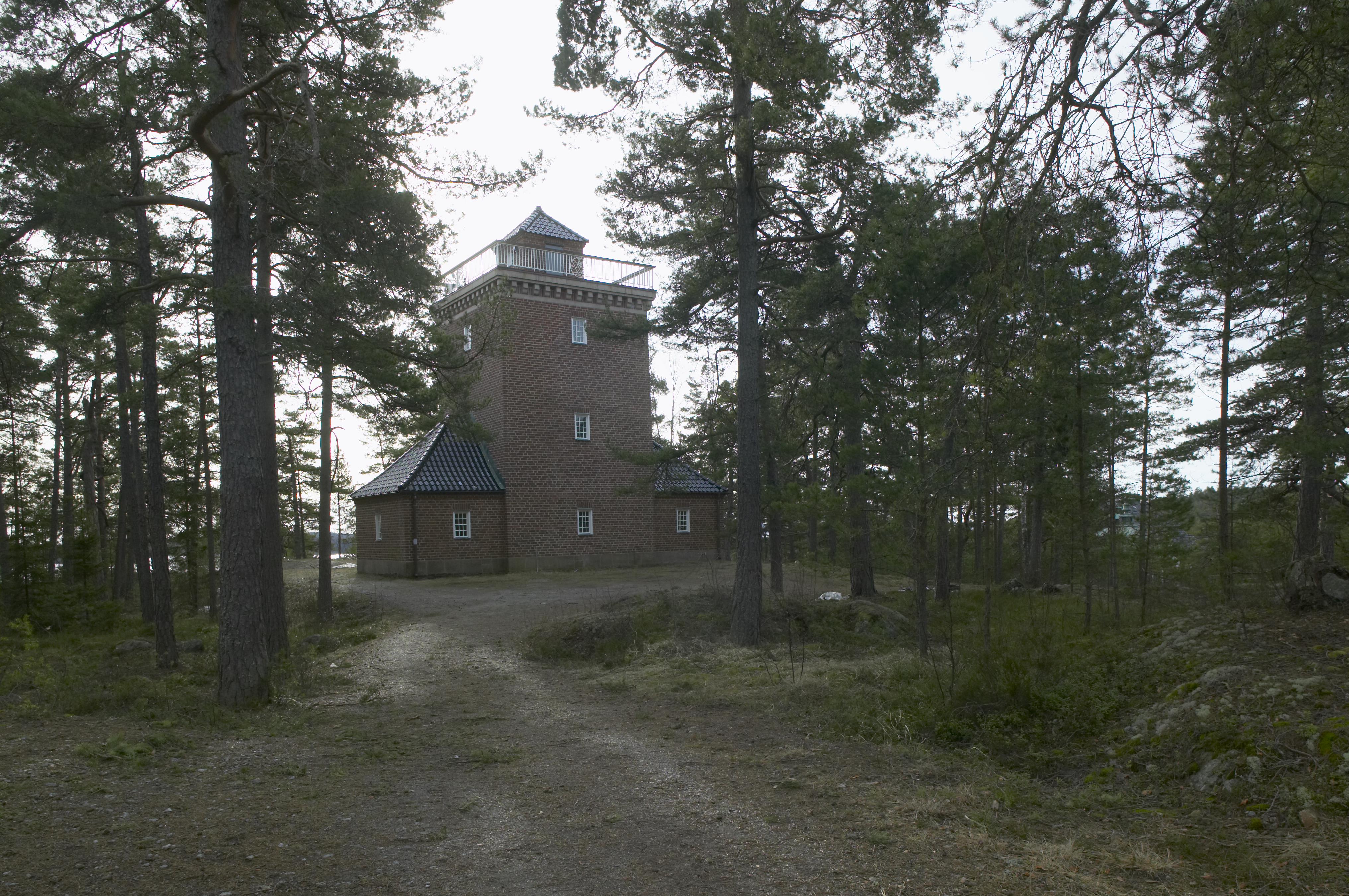 Bengt A Lundberg, Berga slott