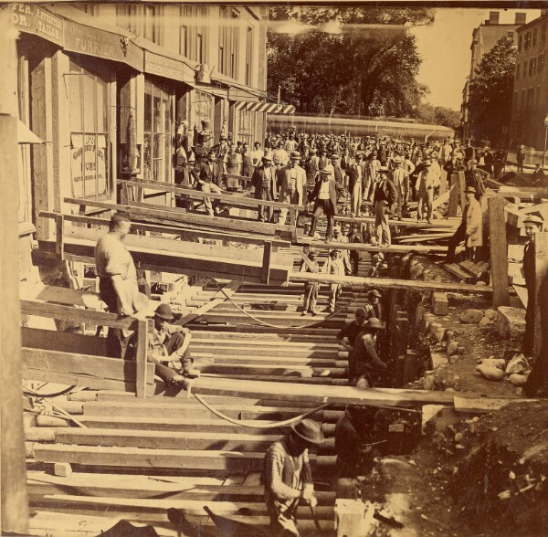 Unknown, The moving of Hotel Pelham, corner Tremont and Boylston Streets, by the City of Boston