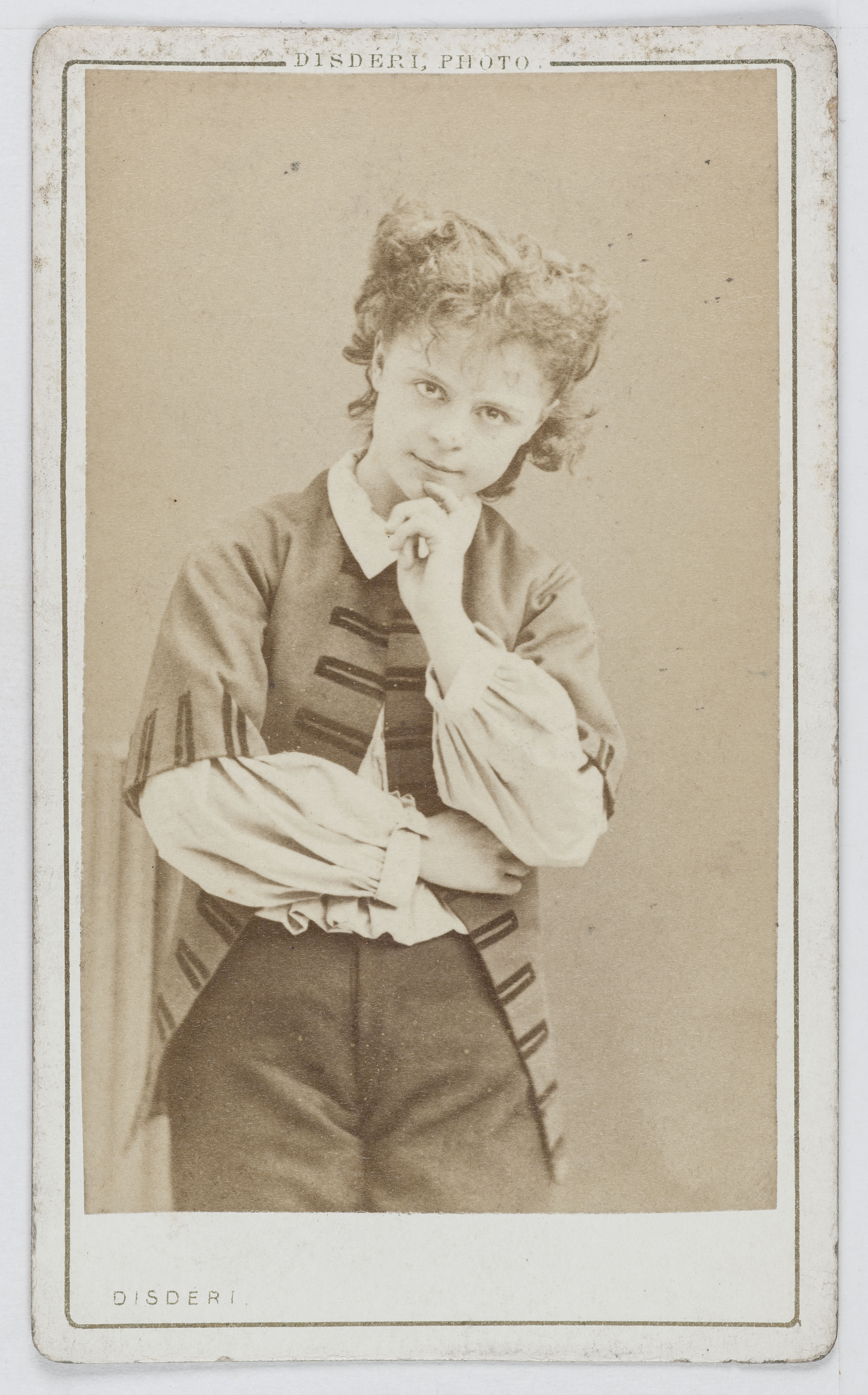 André-Adolphe-Eugène Disdéri, Portrait de Gabrielle Tanting, actrice au Théâtre du Palais Royal en 1874 et au Théâtre du Gymnase.