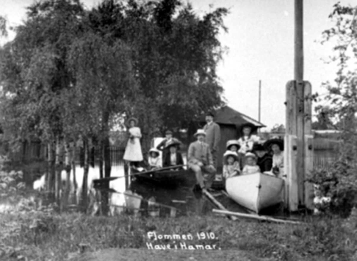 Anno Domkirkeodden, FLOM I STRANDGATEHAGENE 1910, FOLK MED ROBÅT