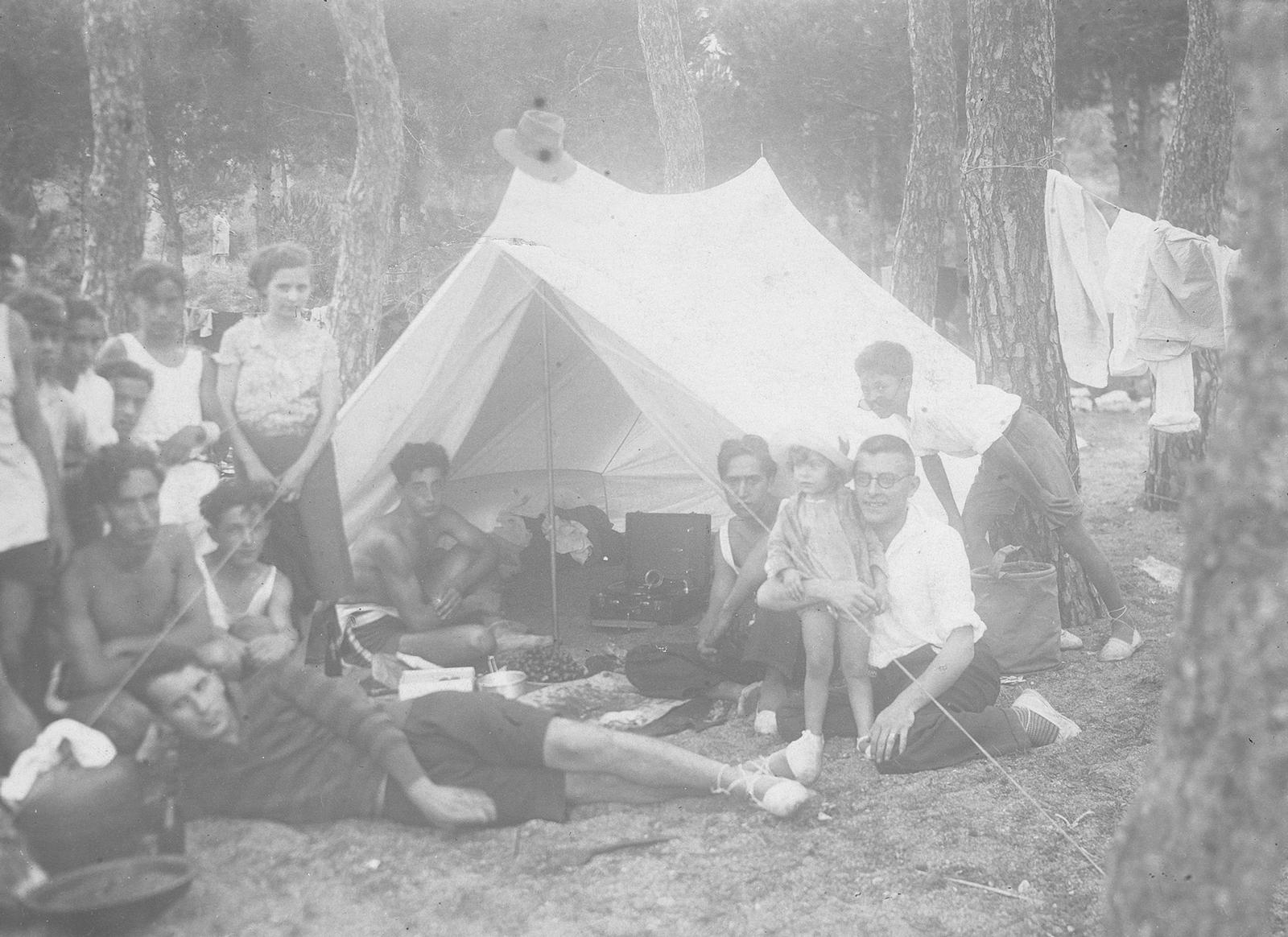 Desconegut, [Acampada a Sa Conca]