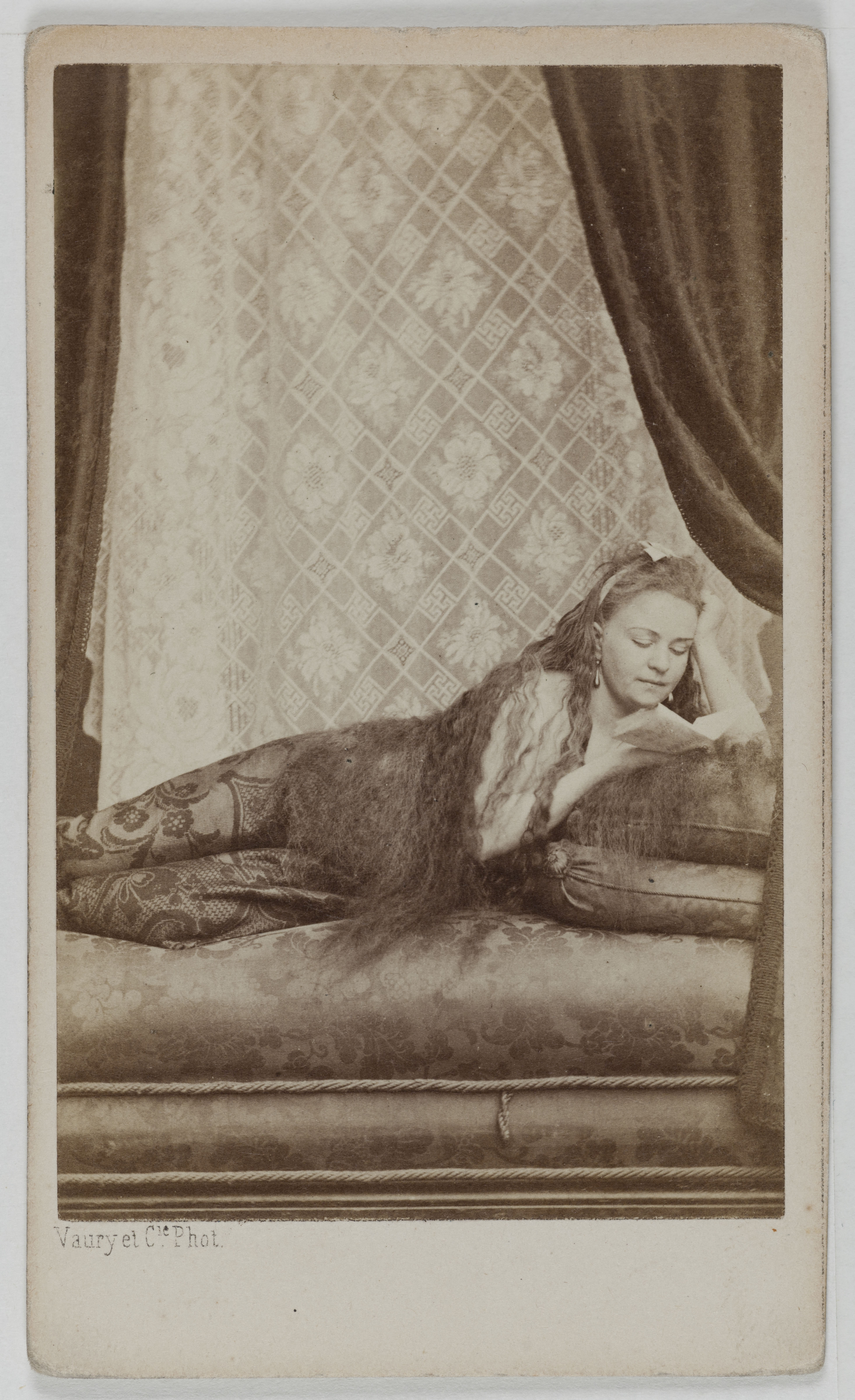 Vaury et Cie, Portrait de Jeanne Leduc, (dite Bougie Rose), actrice