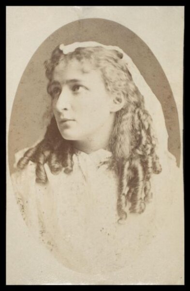 London Stereoscopic and Photographic Company, Guy Little Theatrical Photograph