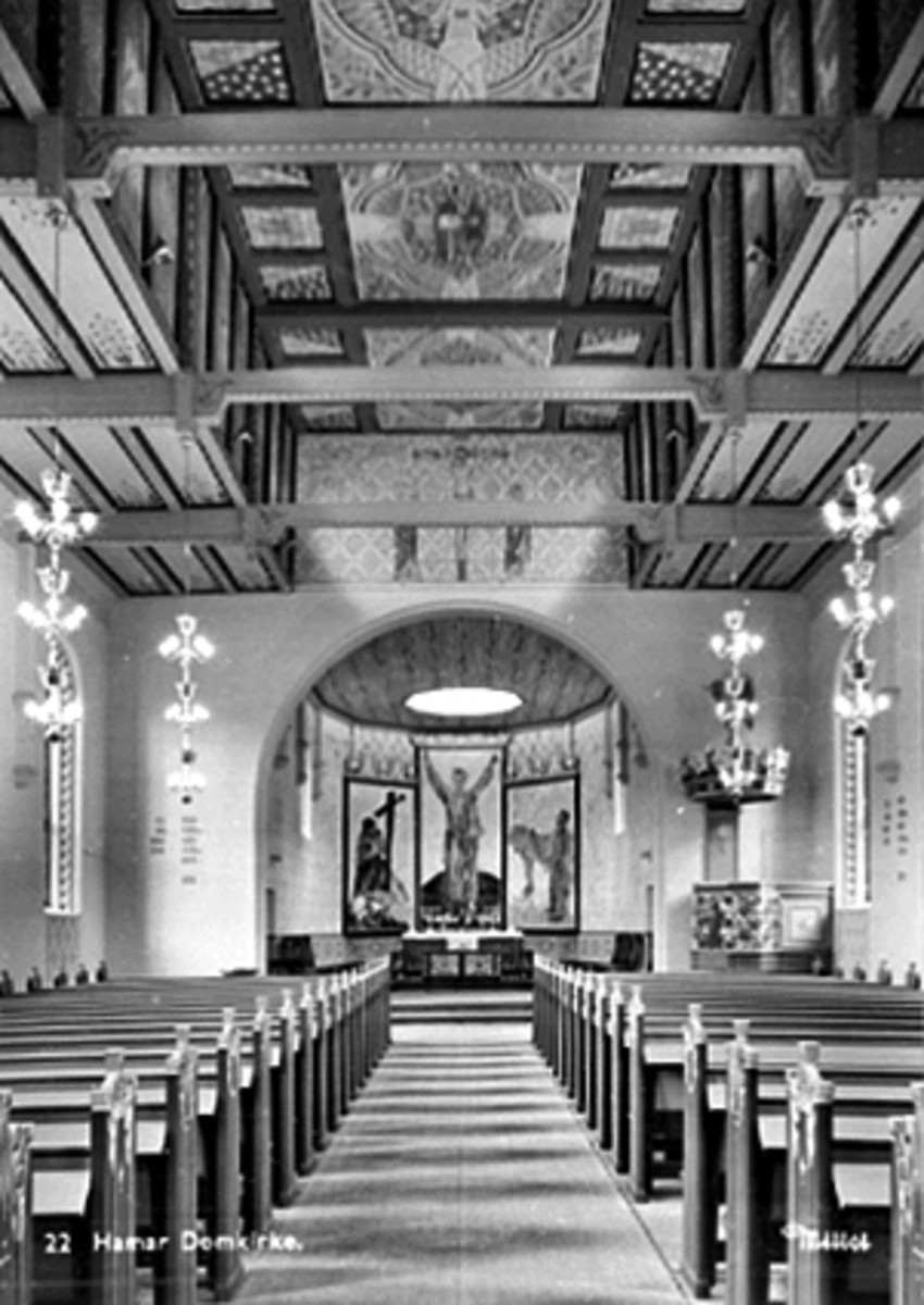 Anno Domkirkeodden, INTERIØR, HAMAR DOMKIRKE MOT ALTERET