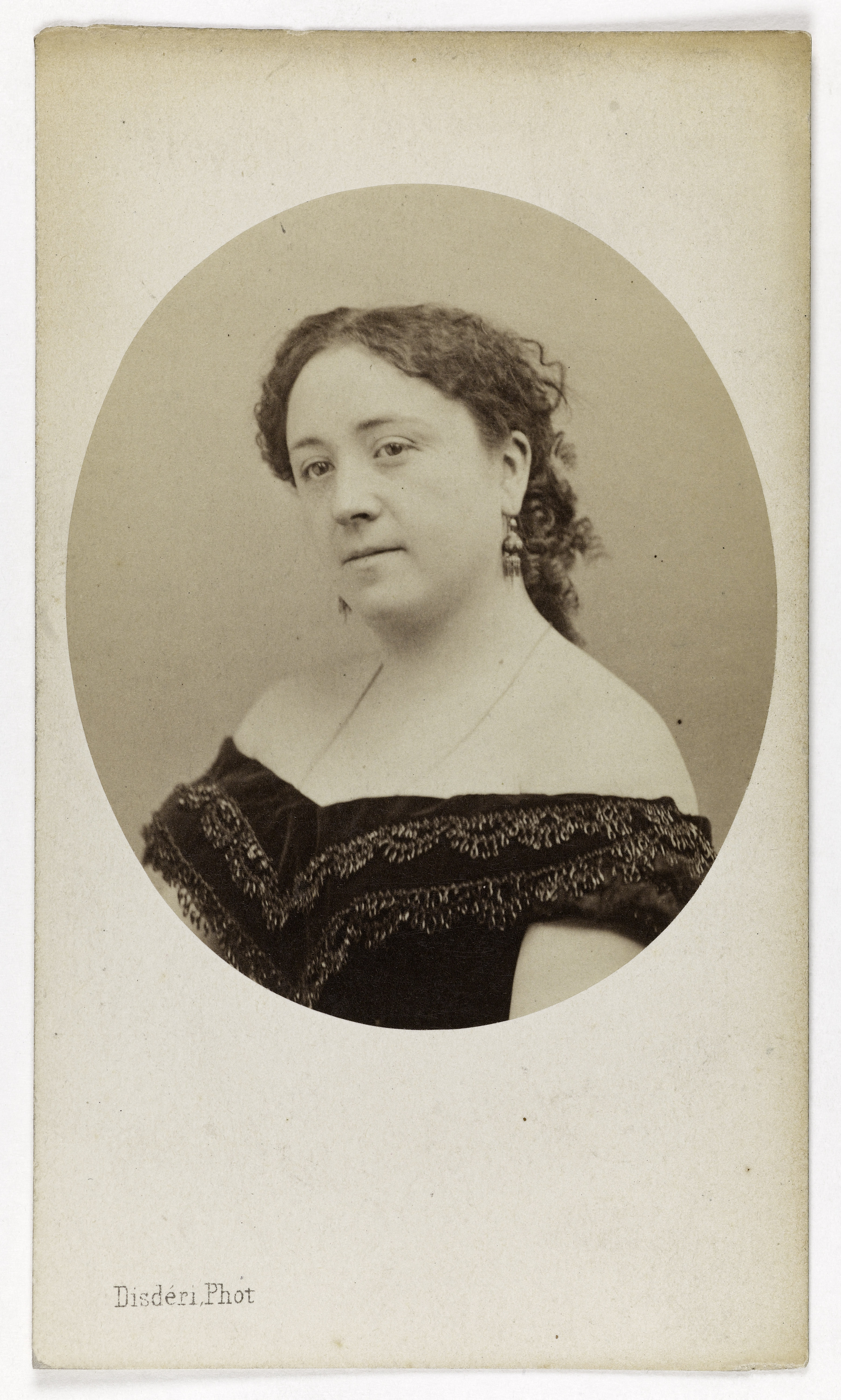 André-Adolphe-Eugène Disdéri, Portrait de Pauline Mercier, danseuse à l'Opéra vers 1852-1861.