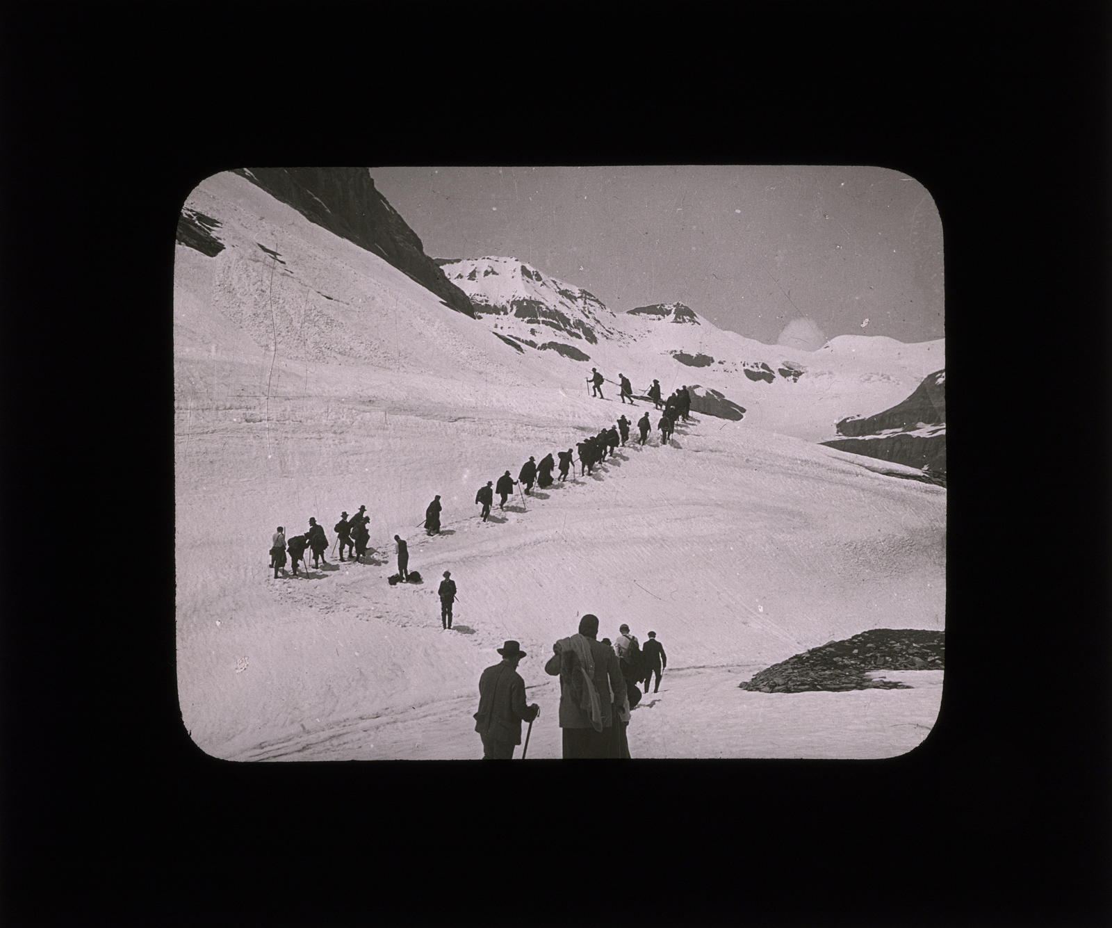 Desconegut, Caravanne dans les champs de neige de la Gemnes. Vaud