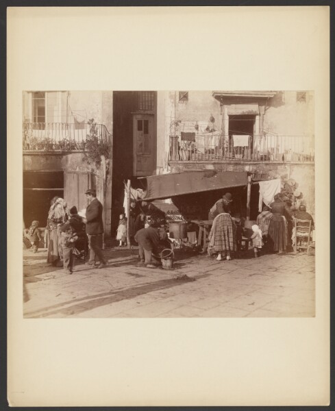 Giorgio Sommer, [Street scene with produce vendor]