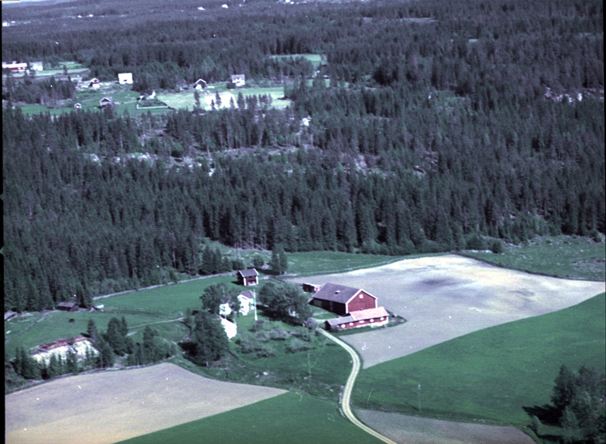 Widerøes Flyveselskap A/S, FLYFOTO LILLEVOLDVOLL LILLE (LILTVOL) 314-1, ROMEDAL