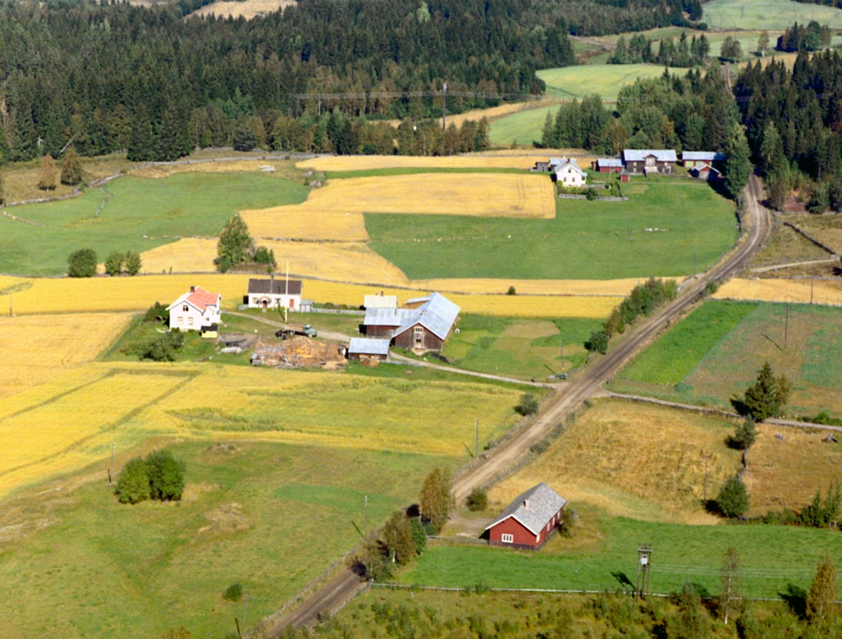 Widerøes Flyveselskap A/S, FLYFOTO LIVEN GARD.