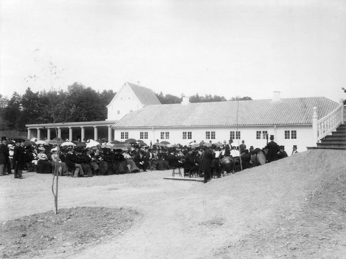 Narve Skarpmoen, Den Kulturhistoriske utstilling 1901. Åpningen.