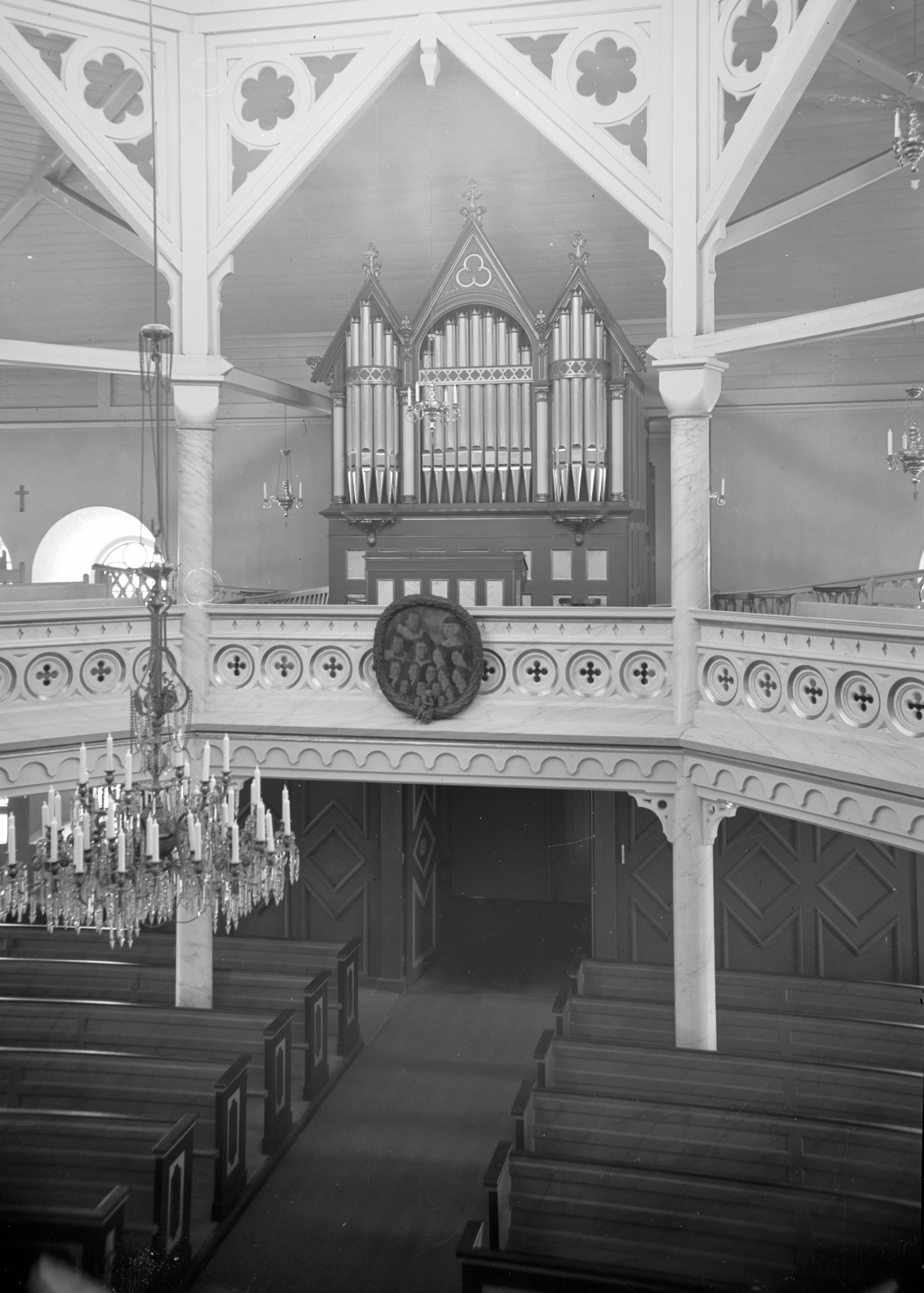 Iwar Anderson, Hällaryds kyrka