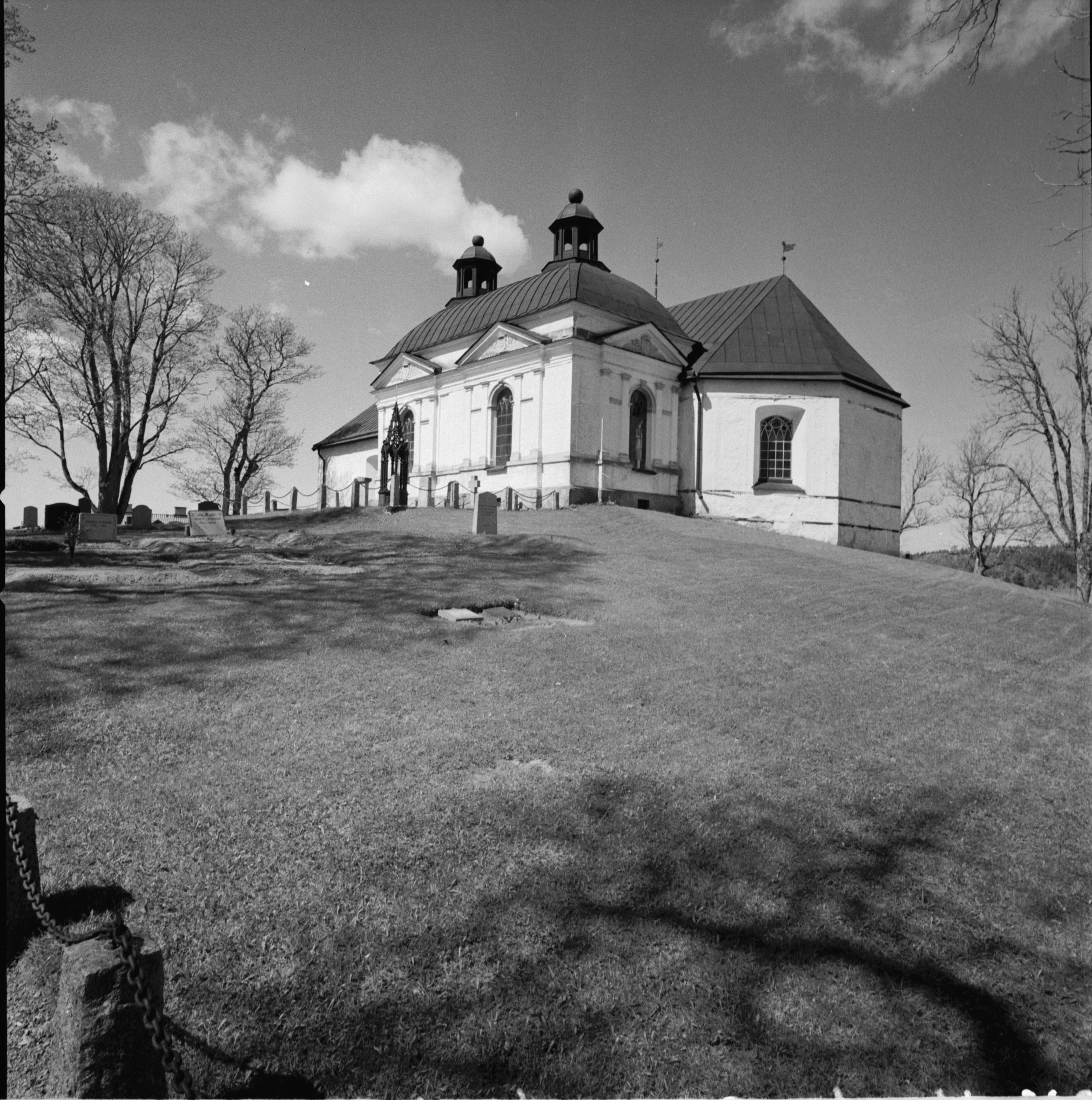 Nils Lagergren, Husby-Oppunda kyrka