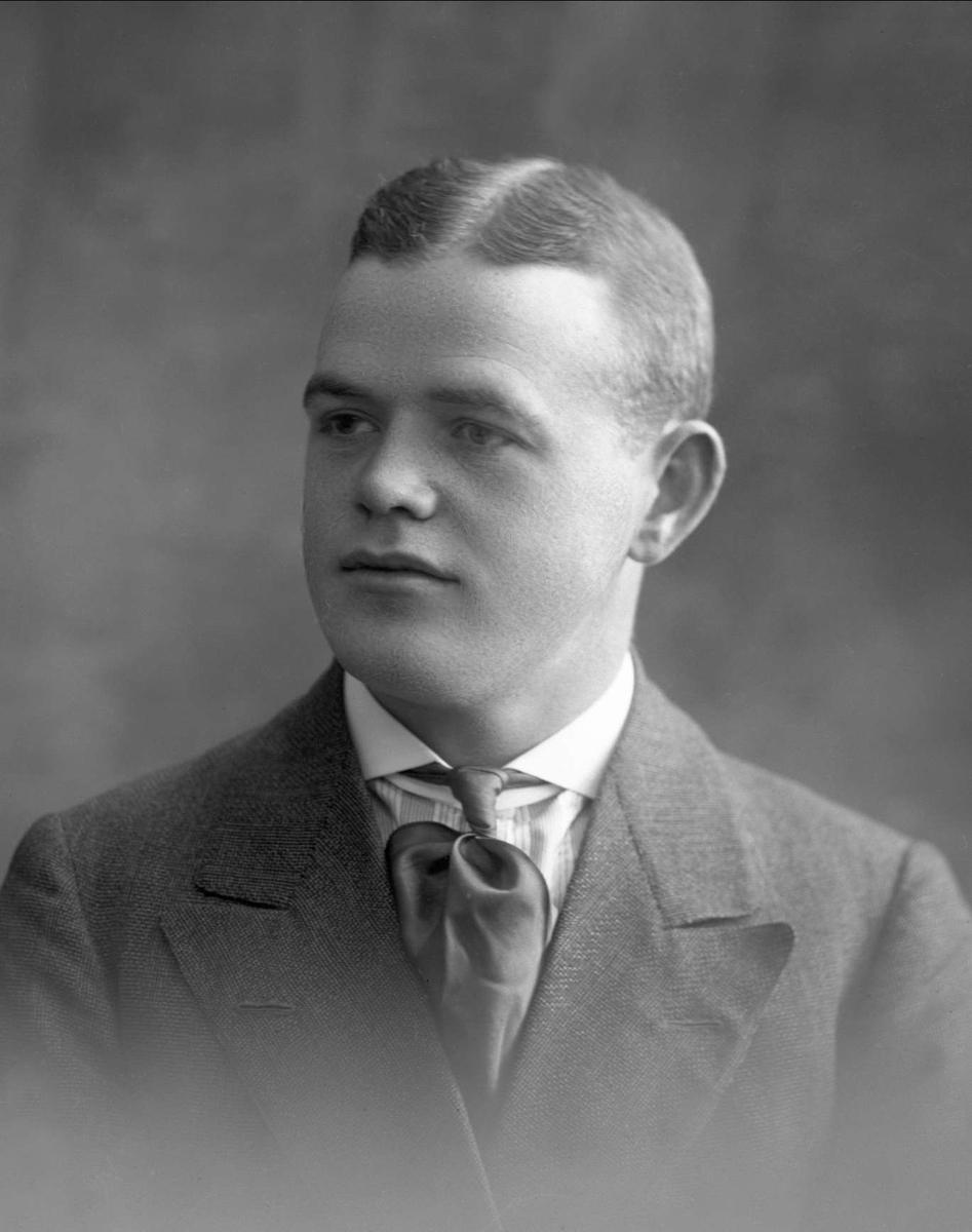 Gustav Borgen, NFB.44998