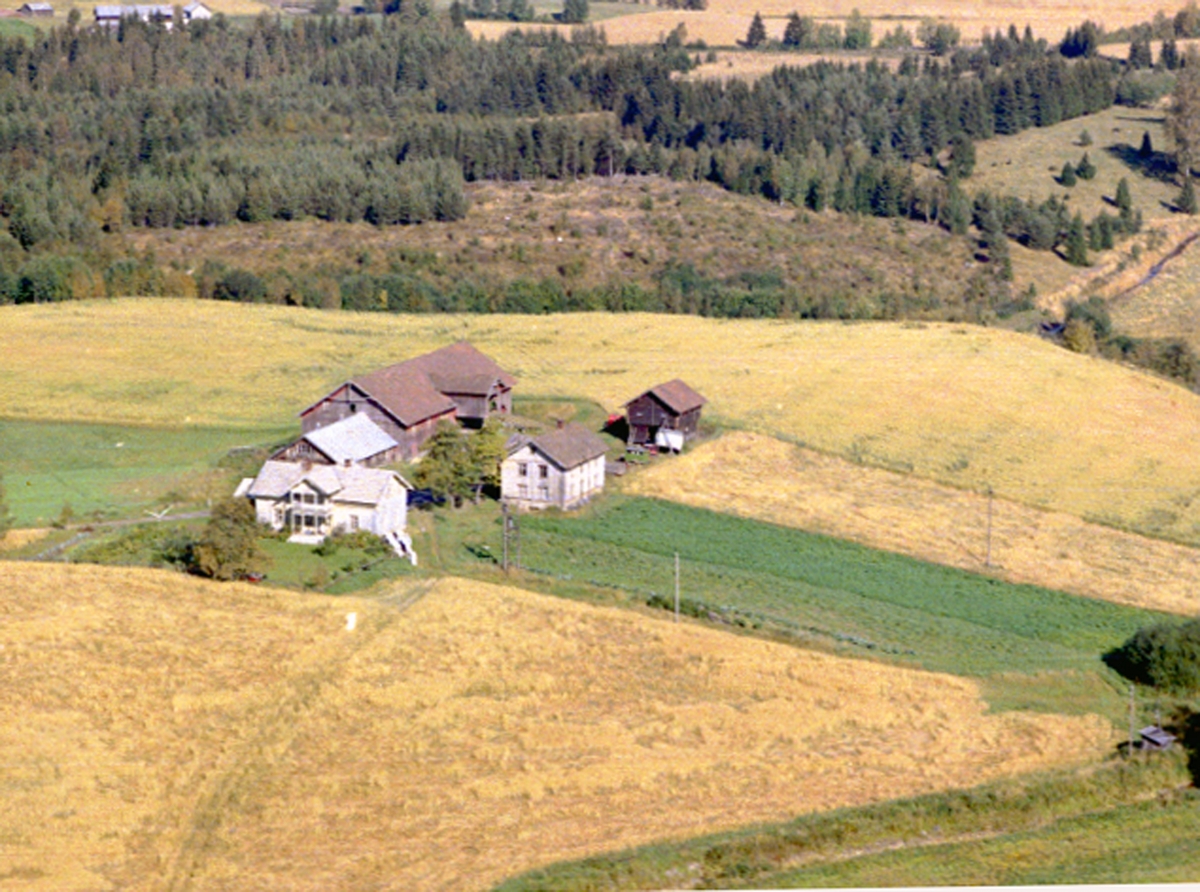 Widerøes Flyveselskap A/S, FLYFOTO BERGSENG GARD